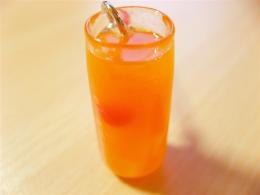 食品サンプル携帯ストラップ　オレンジジュース　